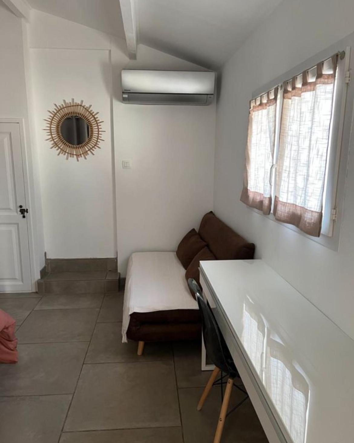 « La Parenthese » Gite En Camargue Arles Buitenkant foto