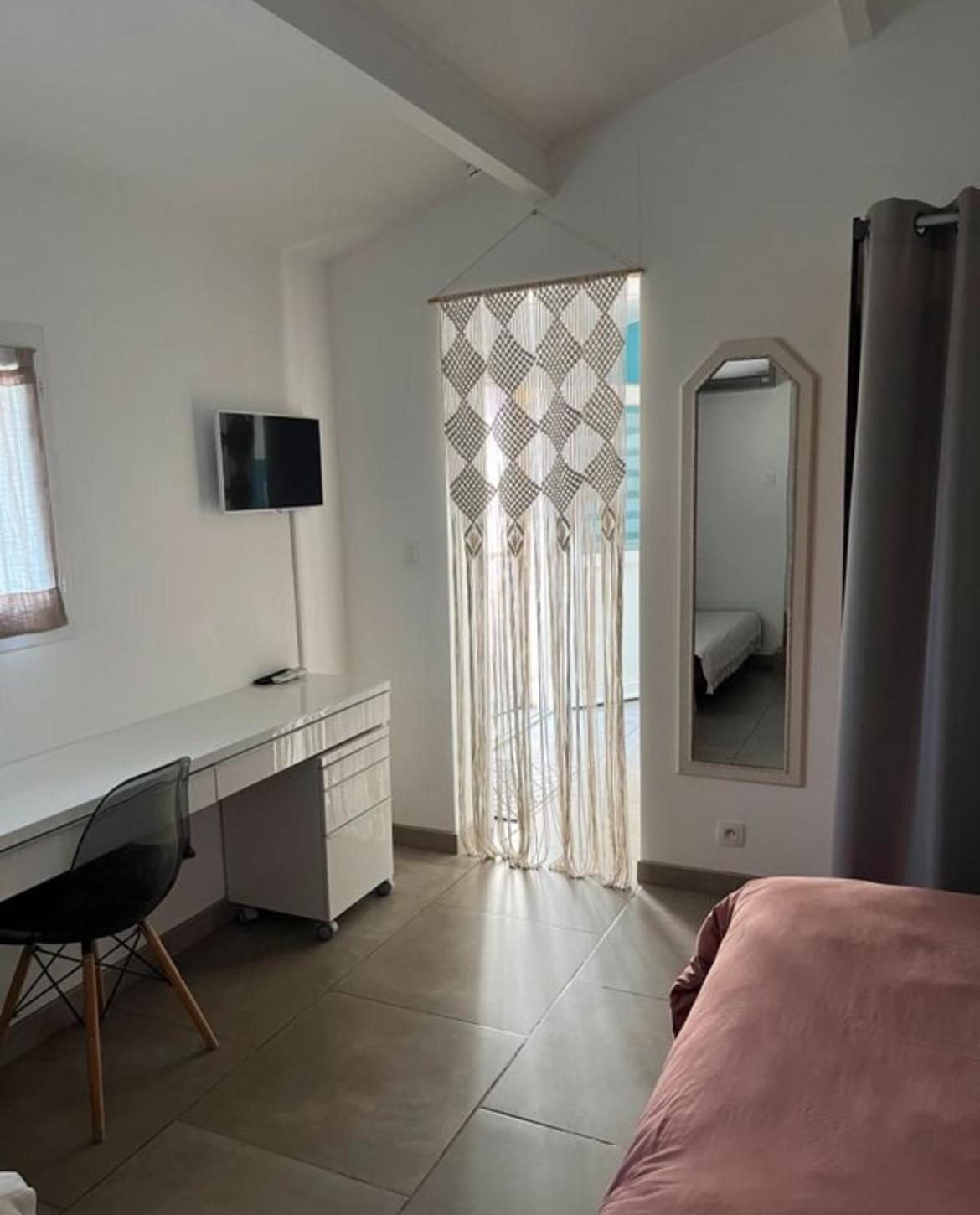 « La Parenthese » Gite En Camargue Arles Buitenkant foto
